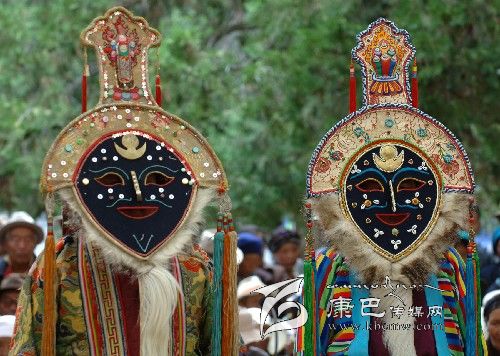 藏戲面具：多姿多彩！